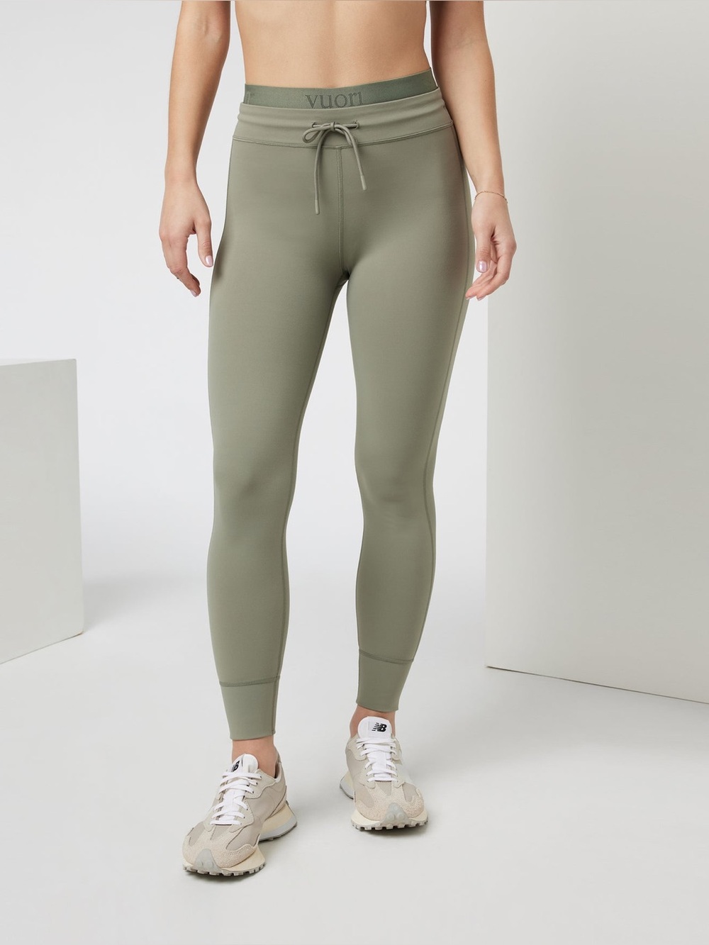 Vuori Women's ELEVATE DAILY Leggings in Pistachio! Women’s Small!